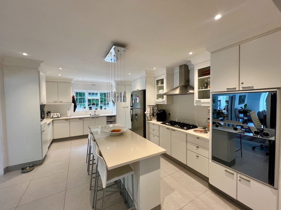 To Let 4 Bedroom Property for Rent in Constantia Western Cape